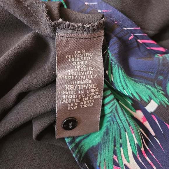 Floral Flowy Back Slit High-Low Top - Picture 8 of 9